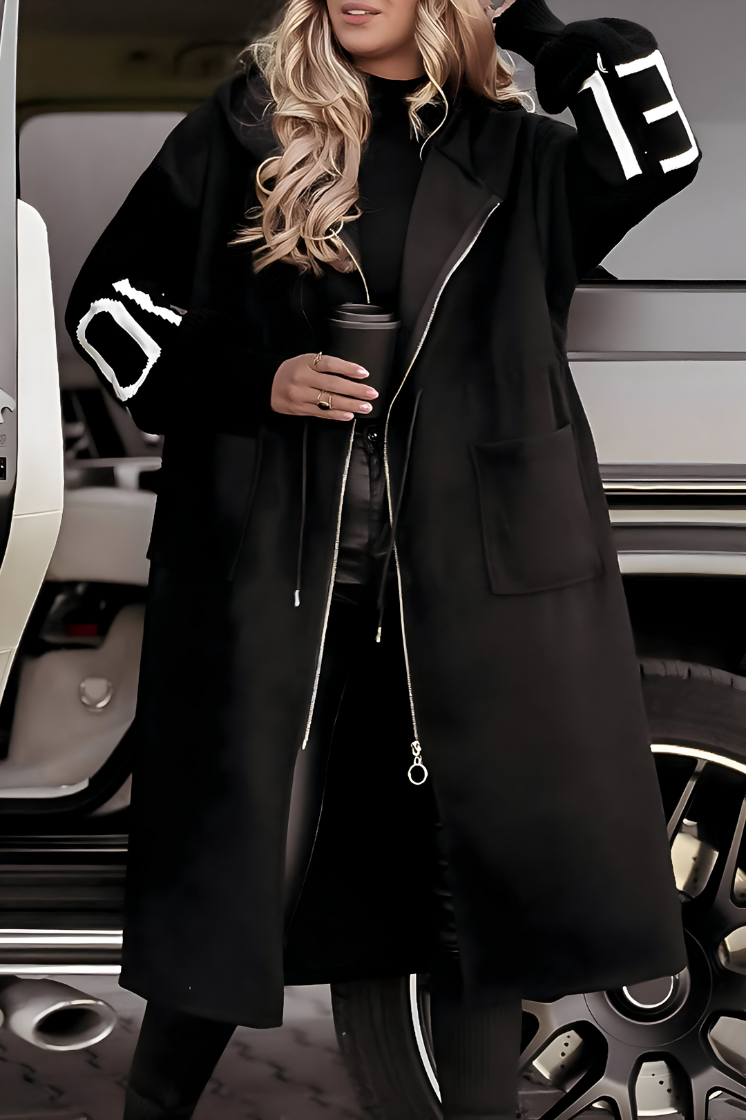 SÍNE | WOMEN’S JACKET WITH KNITTED SLEEVES AND HOOD