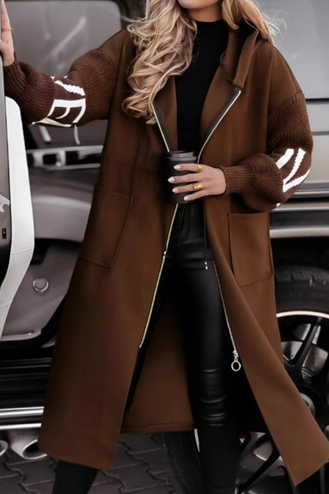 SÍNE | WOMEN’S JACKET WITH KNITTED SLEEVES AND HOOD