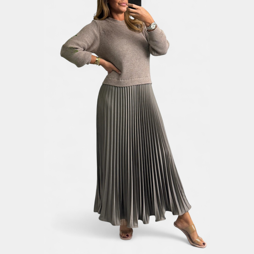 AOIFE | ELEGANT MAXI DRESS WITH PLEATED SKIRT